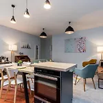 Large 3 Bdr Center