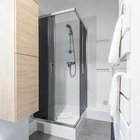 Large 3 Bdr Center Appartement Nice