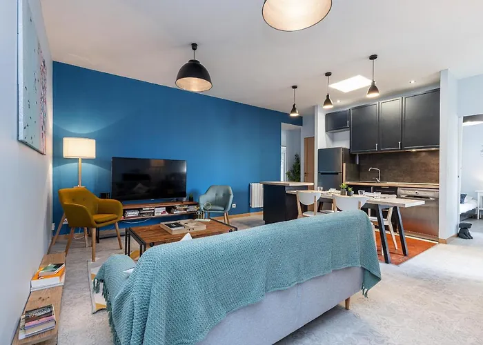 Large 3 Bdr Center Apartmán *