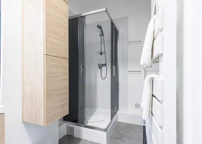 Large 3 Bdr Center Апартаменты Ницца