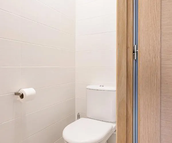 Large 3 Bdr Center Apartmán