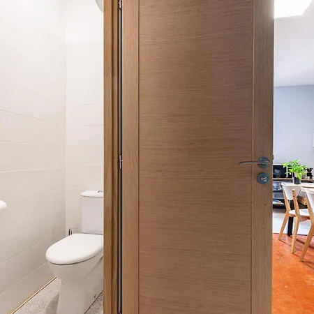 Large 3 Bdr Center Apartamento Nice